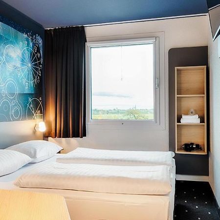 B&B Hotel Muenchen-Garching Garching bei Munchen Bagian luar foto