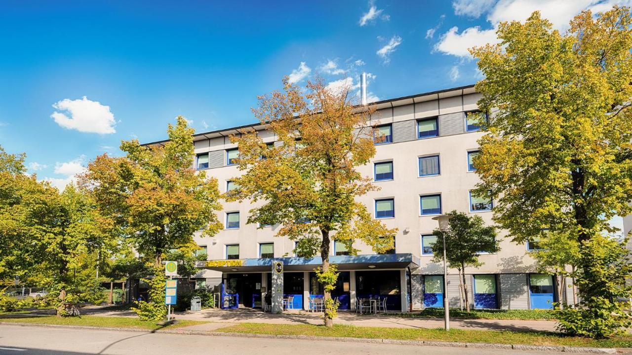 B&B Hotel Muenchen-Garching Garching bei Munchen Bagian luar foto