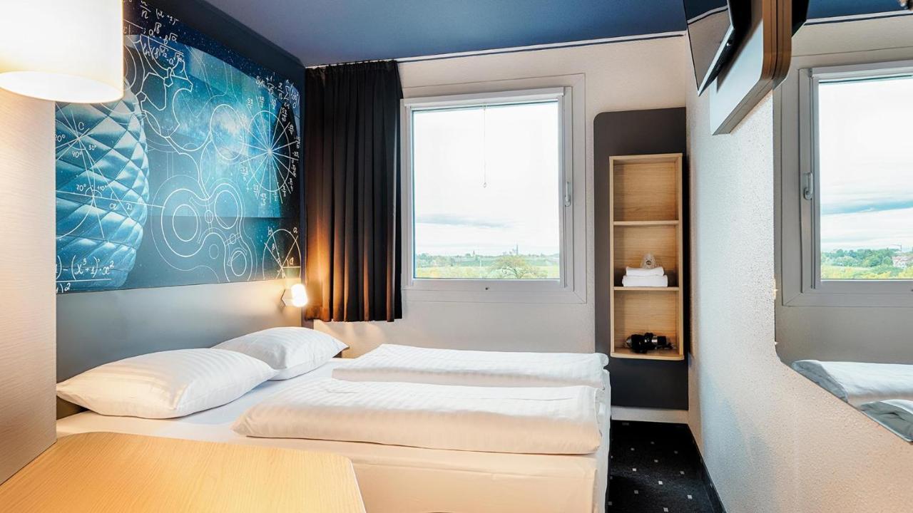 B&B Hotel Muenchen-Garching Garching bei Munchen Bagian luar foto