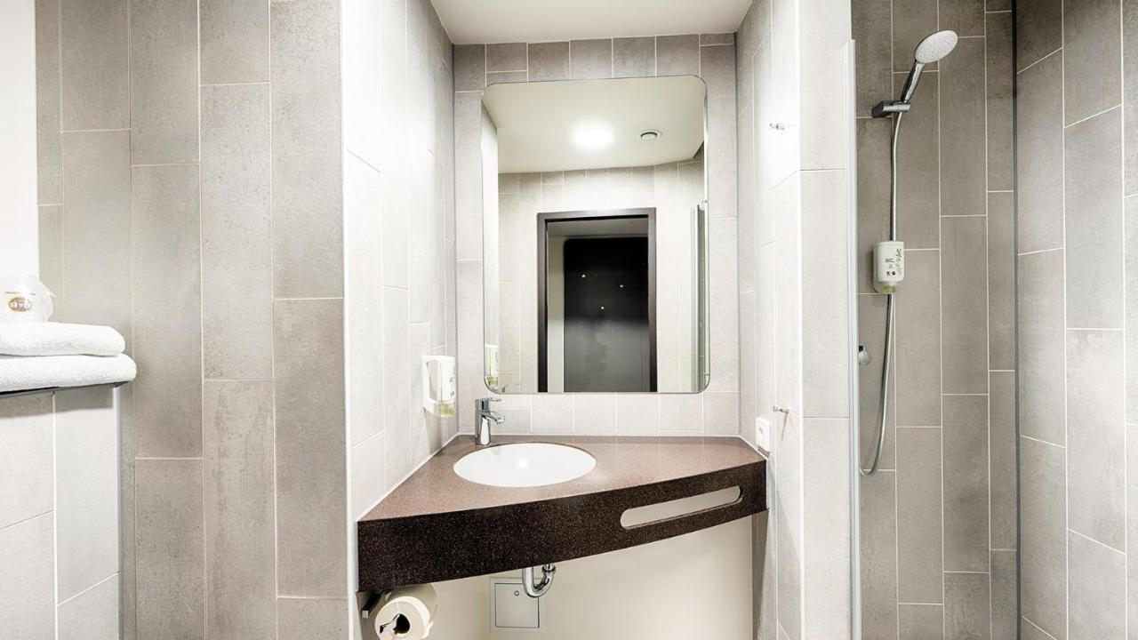 B&B Hotel Muenchen-Garching Garching bei Munchen Bagian luar foto